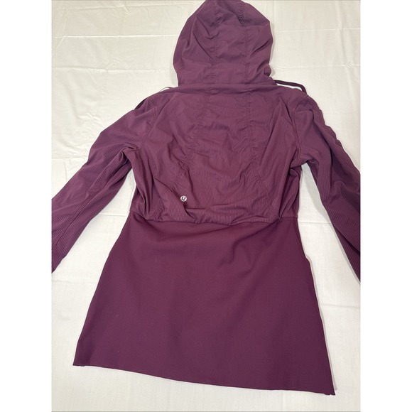 Lululemon Hooded Define Jacket Ruched Nulu Slim Fit Size 8 BORDEAUX EXCELLENT - Picture 16 of 16